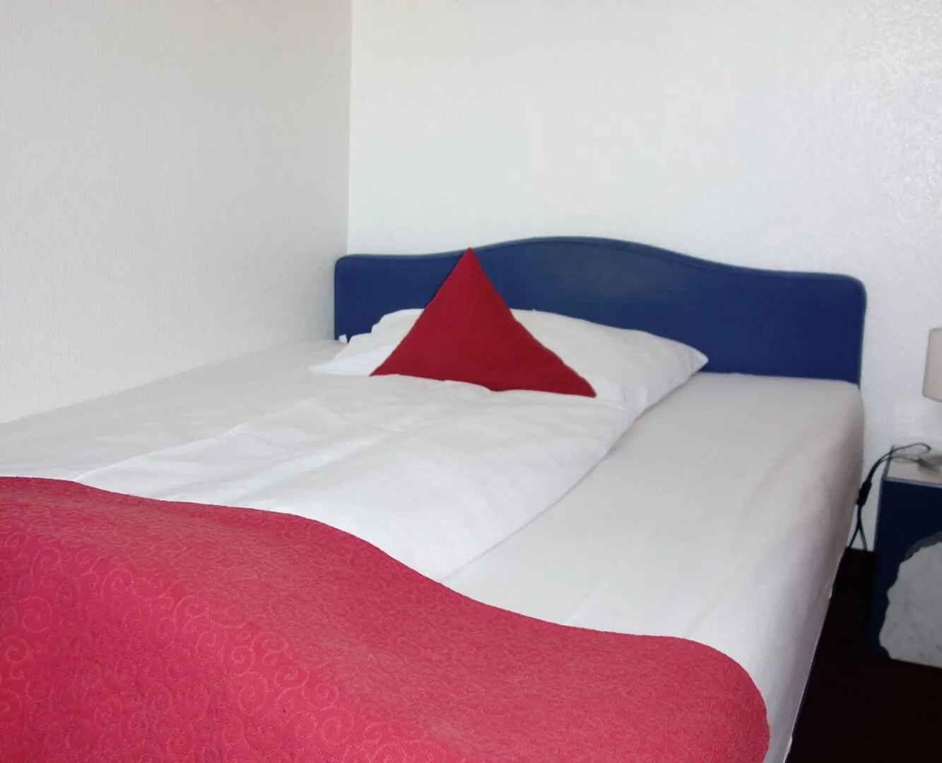 Kastens Hotel Düsseldorf 4*,  Almanya