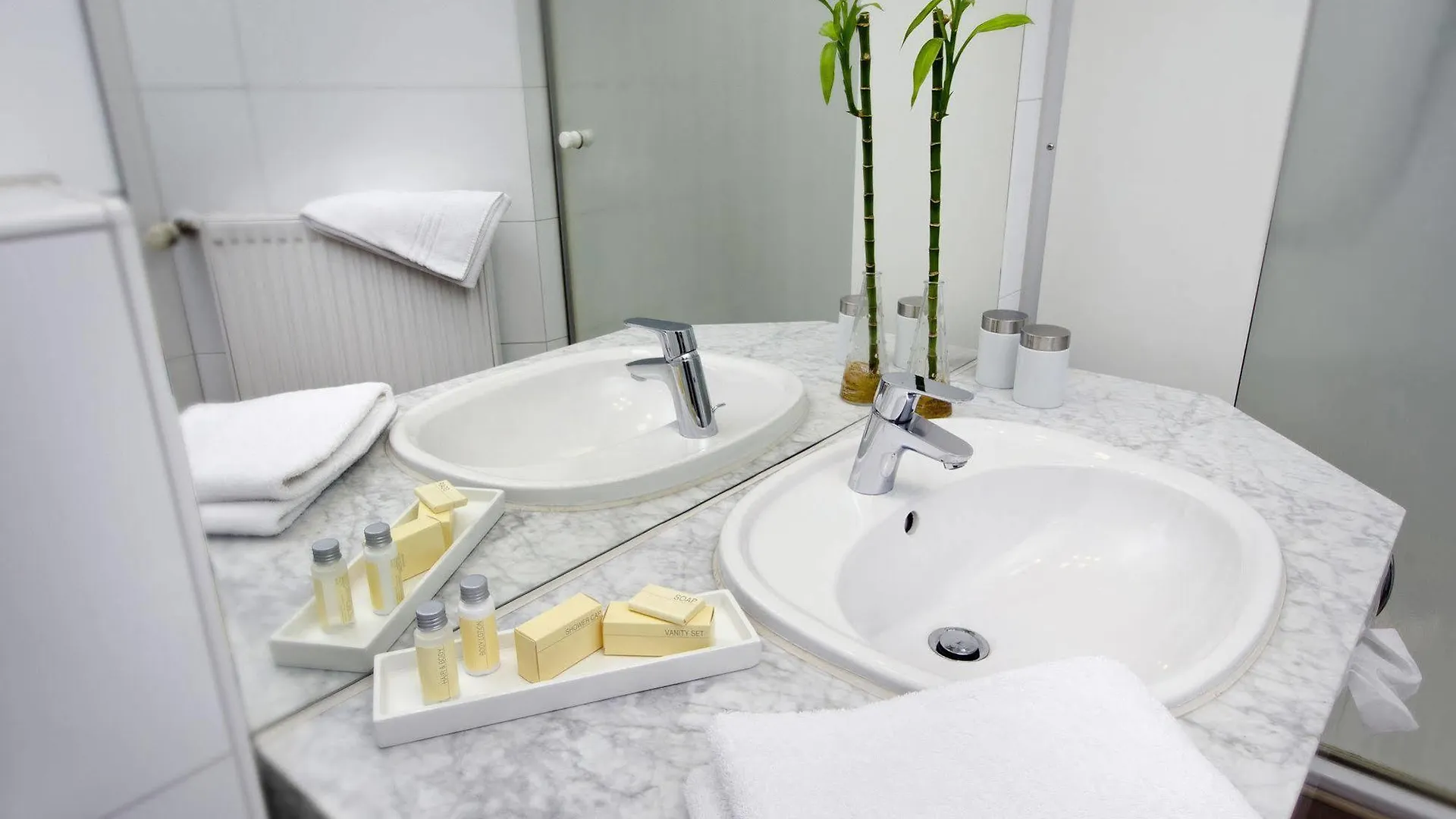 Kastens Hotel Düsseldorf 4*,  Almanya
